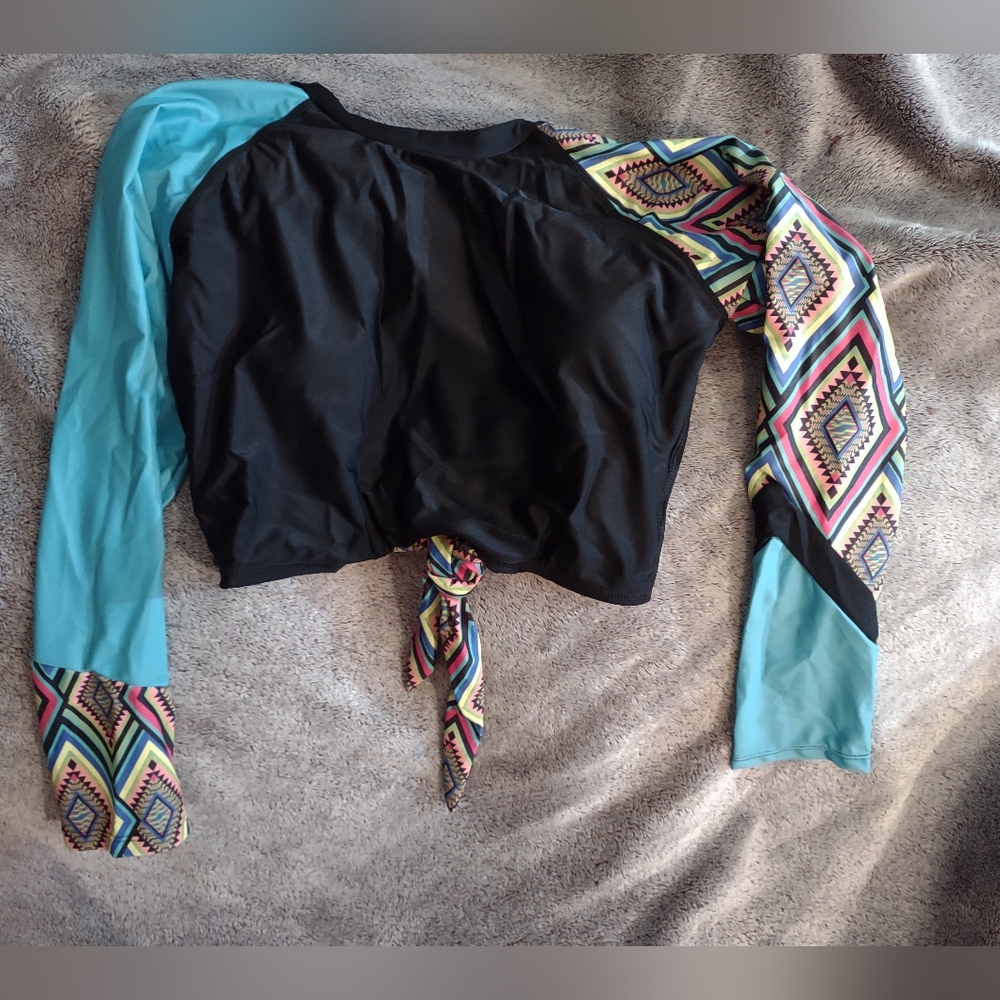 Fantastic AONIHUA 💦Geometric Backless Rashguard & Bottoms👣 - Picture 10 of 14